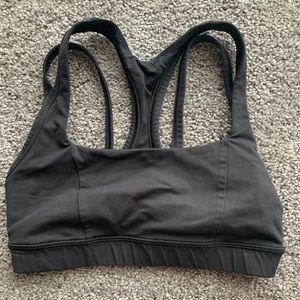 Lululemon sports bra size 4